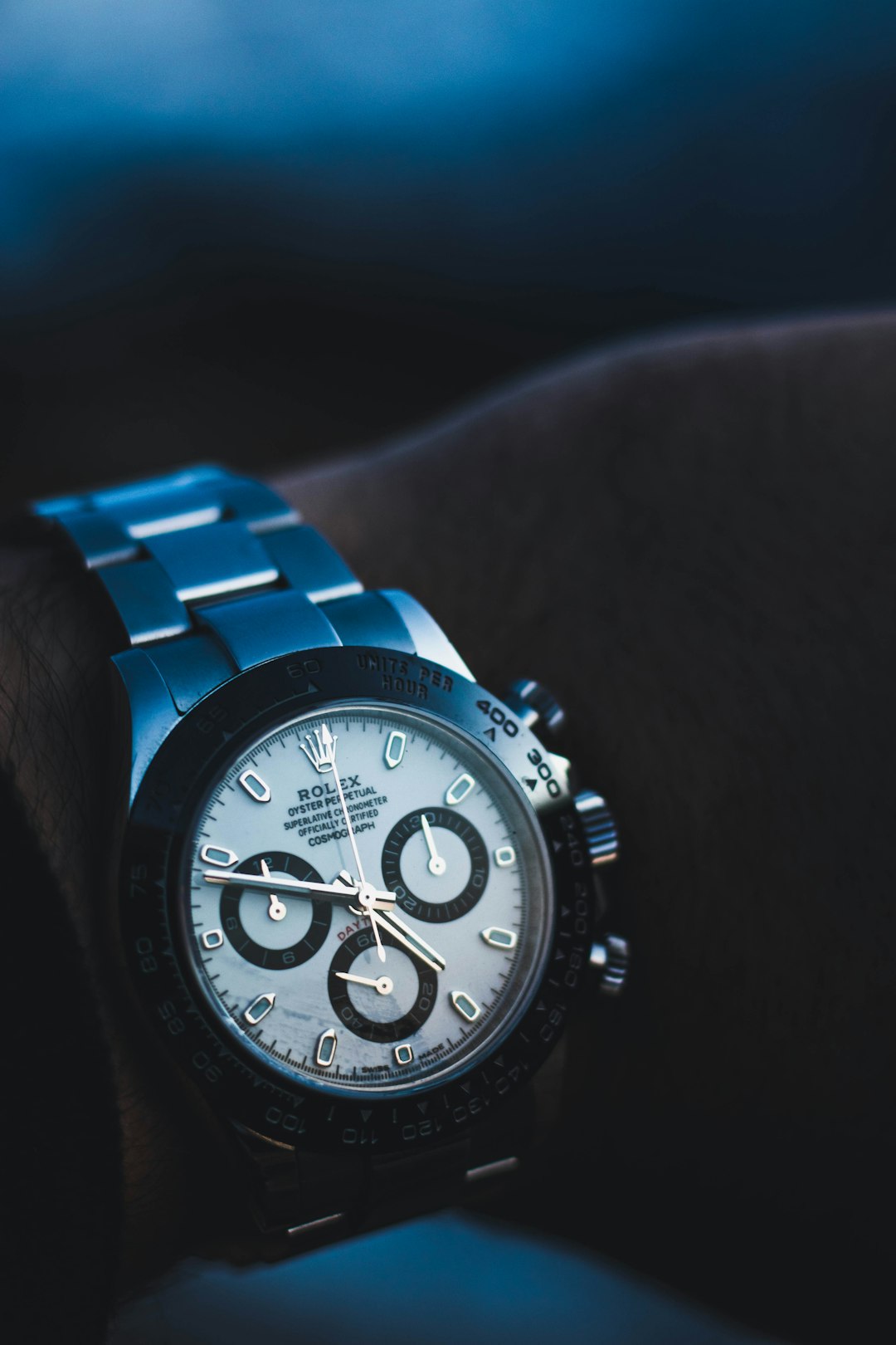 silver-link-bracelet-round-chronograph-watch-trh2luw30iq